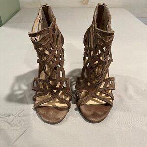 Adrienne Vittadini Tan Heel Size 8